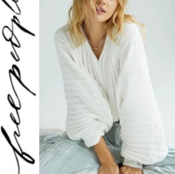 Free People Sweaters - Free People Streetscape Crop Pullover Sweater Size Small White